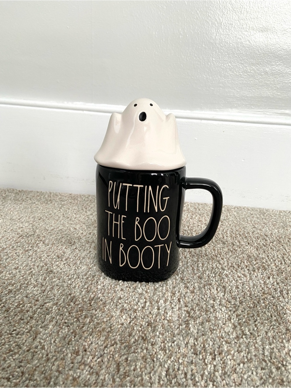 NWOT Rae Dunn "PUTTING THE BOO IN BOOTY" Mug with Ghost Topper - Picture 4 of 12